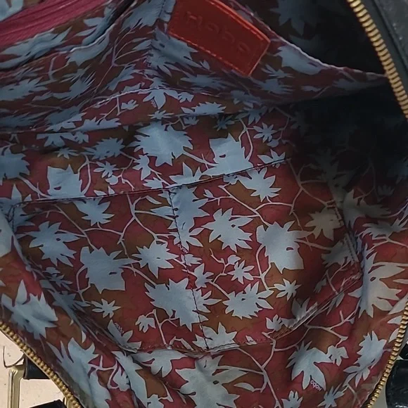 HOBO the Original Black Leather Shoulder Bag with Crossbody Strap - Picture 8 of 13